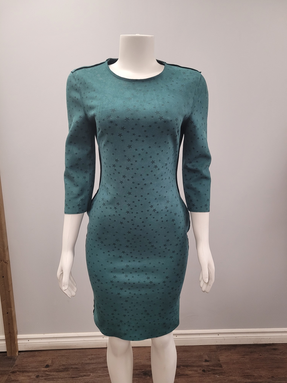 Brand : Drole de copine paris Fitted Teal Star-Print Sheath Dress - Women